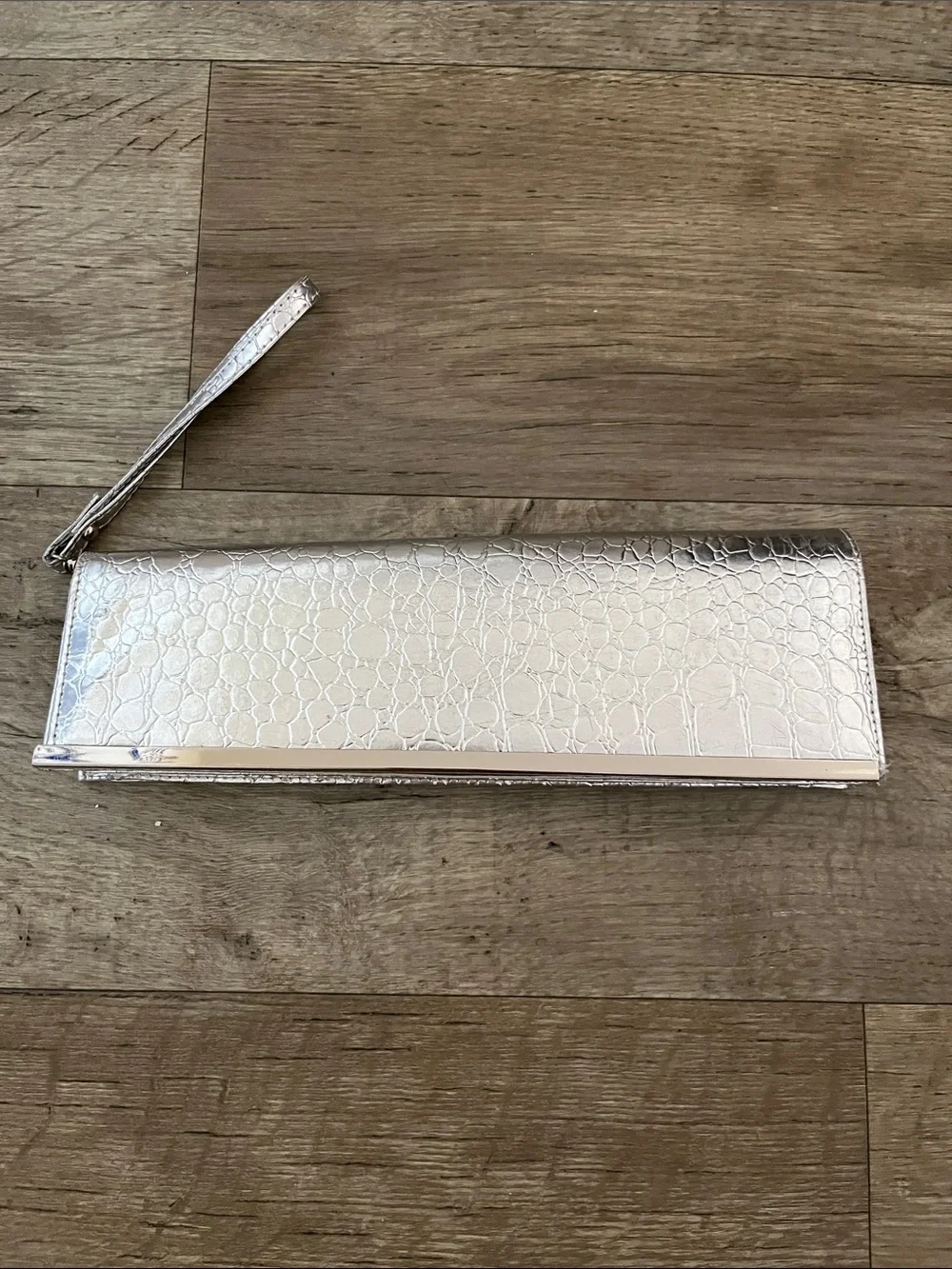 Sleek Silver Metallic Croc-Embosssed Rectangular Evening Clutch Wristlet Bag